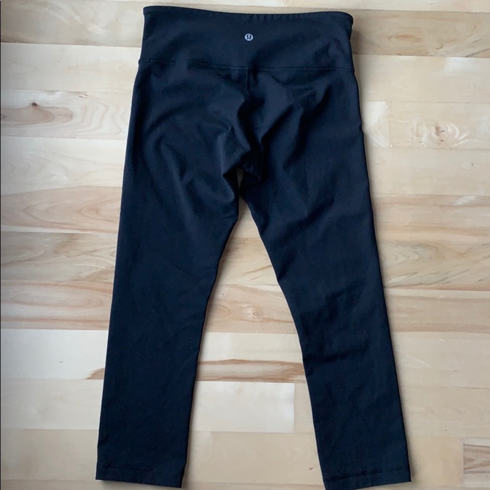 Lululemon crops - Picture 2 of 4